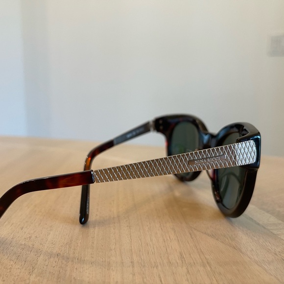 Nina Ricci Sunglasses NR 3701 C02 -135 50-23 main image 5